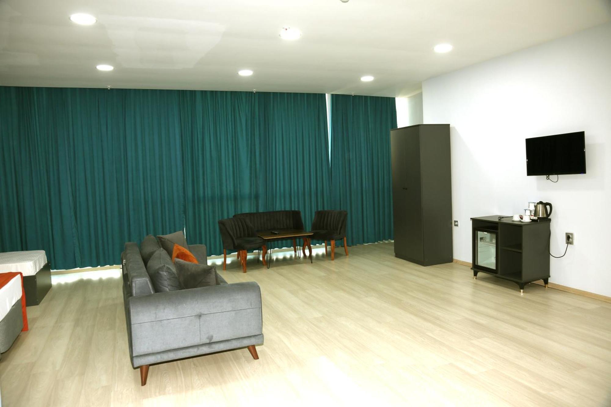 Zoom Hotel Истанбул Екстериор снимка
