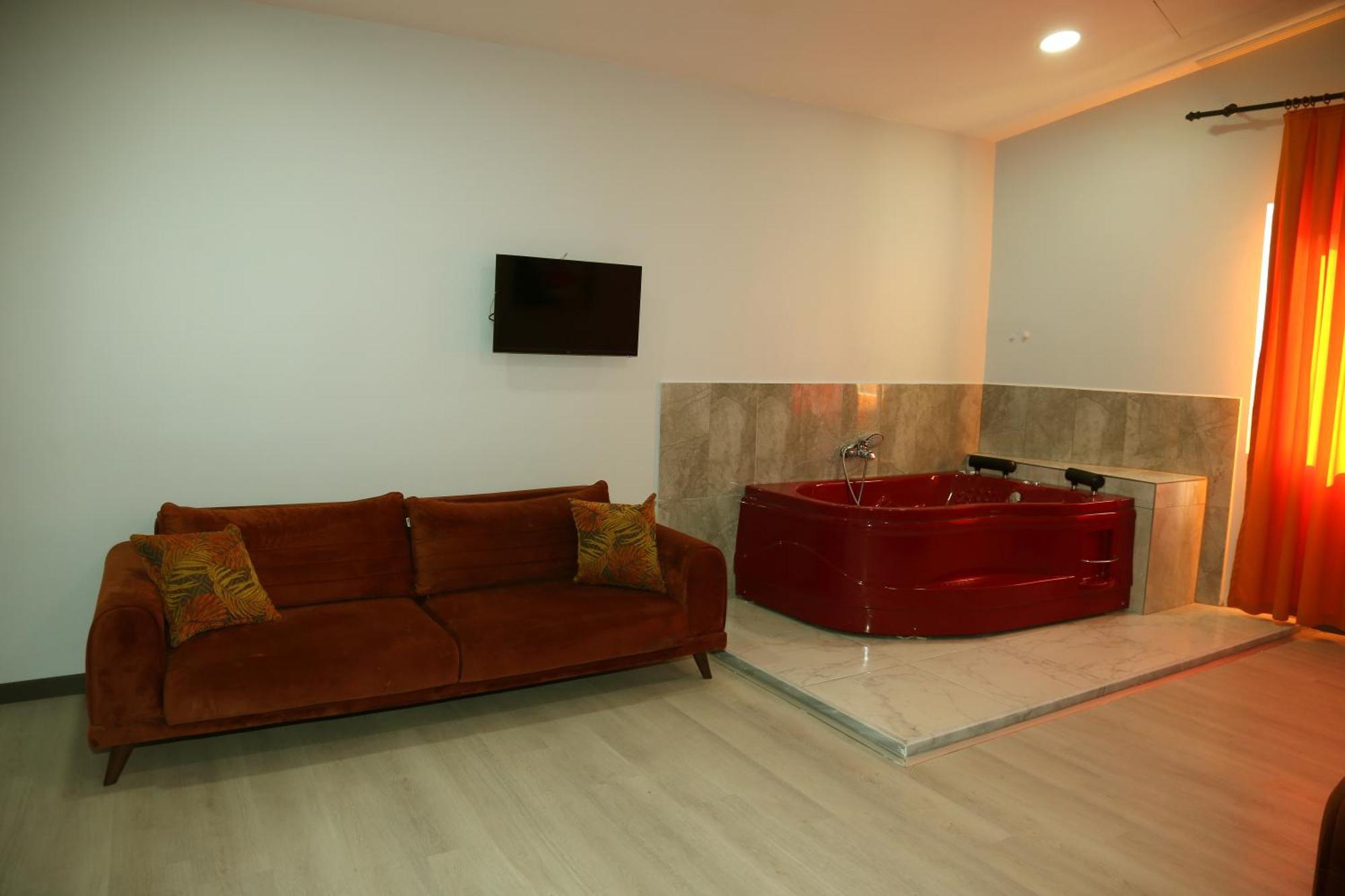 Zoom Hotel Истанбул Екстериор снимка