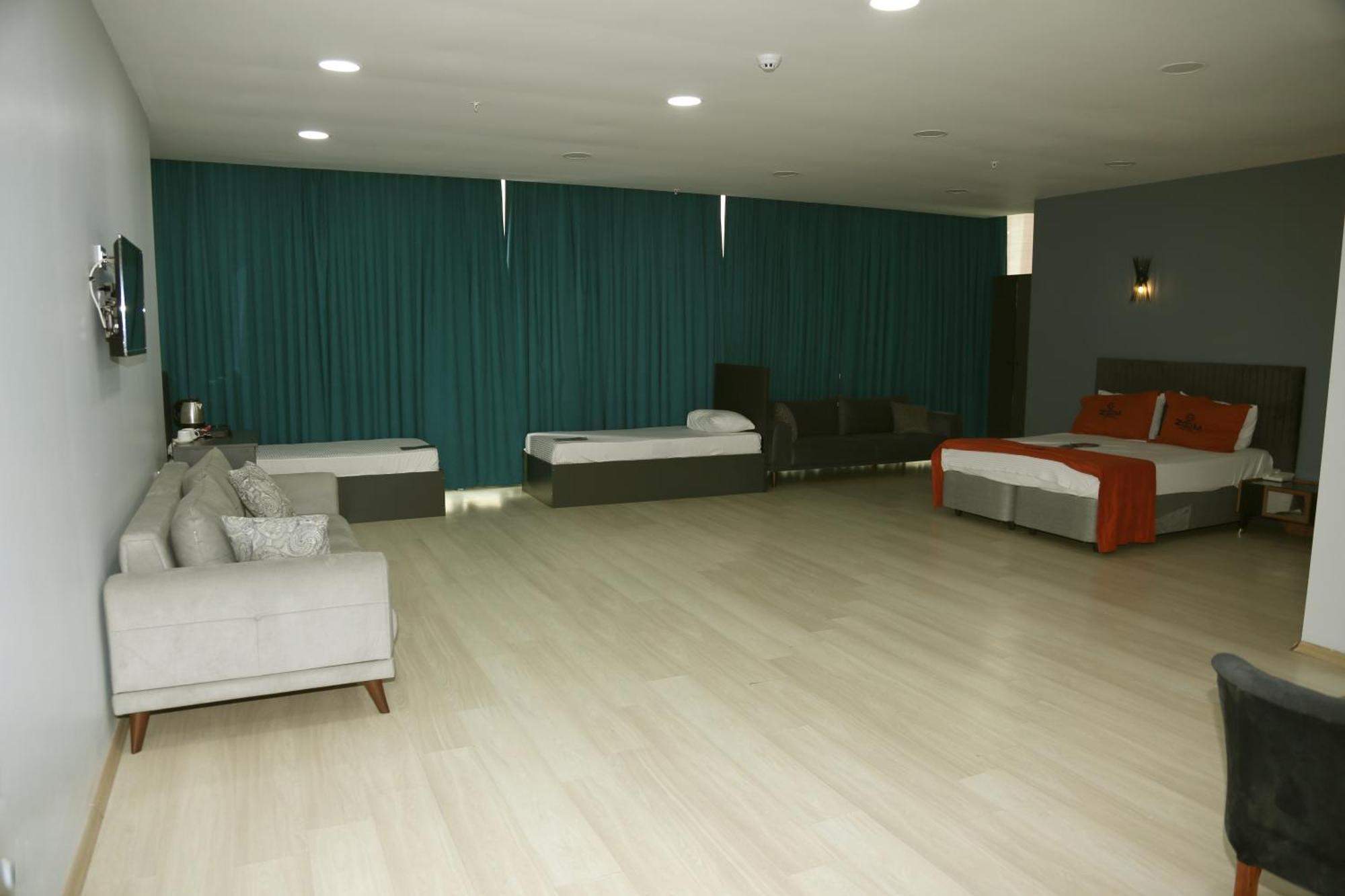 Zoom Hotel Истанбул Екстериор снимка