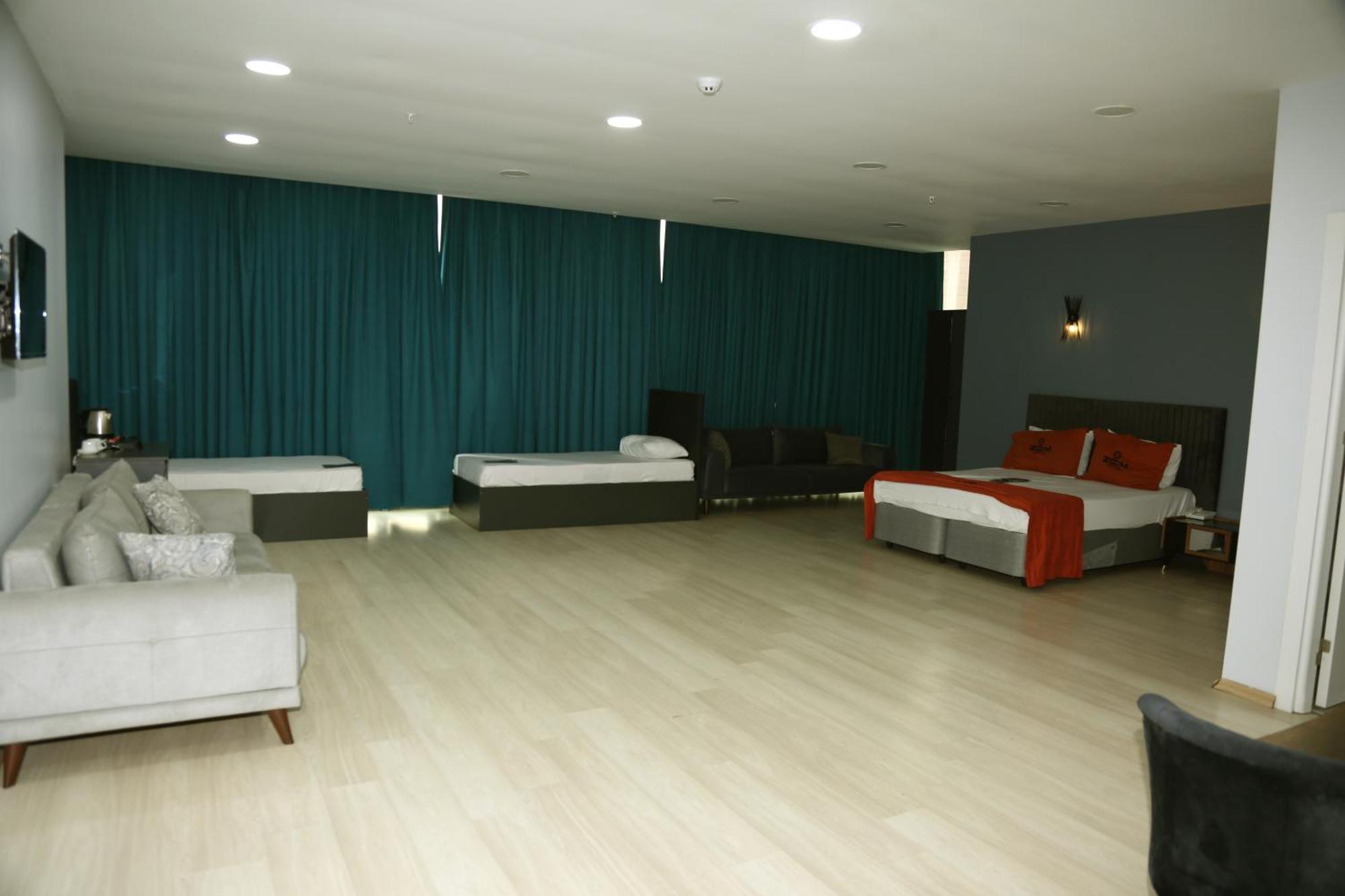 Zoom Hotel Истанбул Екстериор снимка